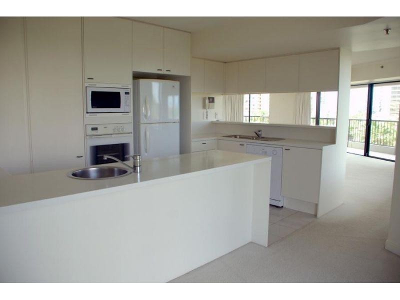 24 Breaker Street, Main Beach QLD 4217