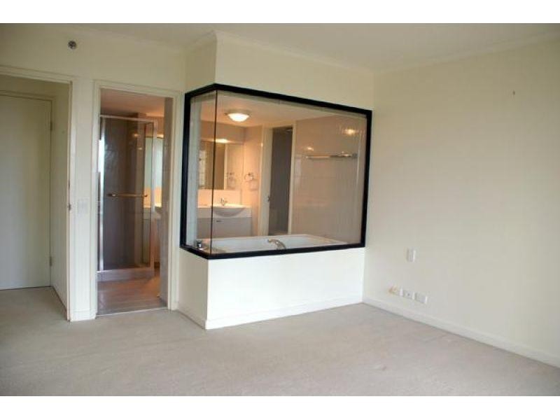 24 Breaker Street, Main Beach QLD 4217