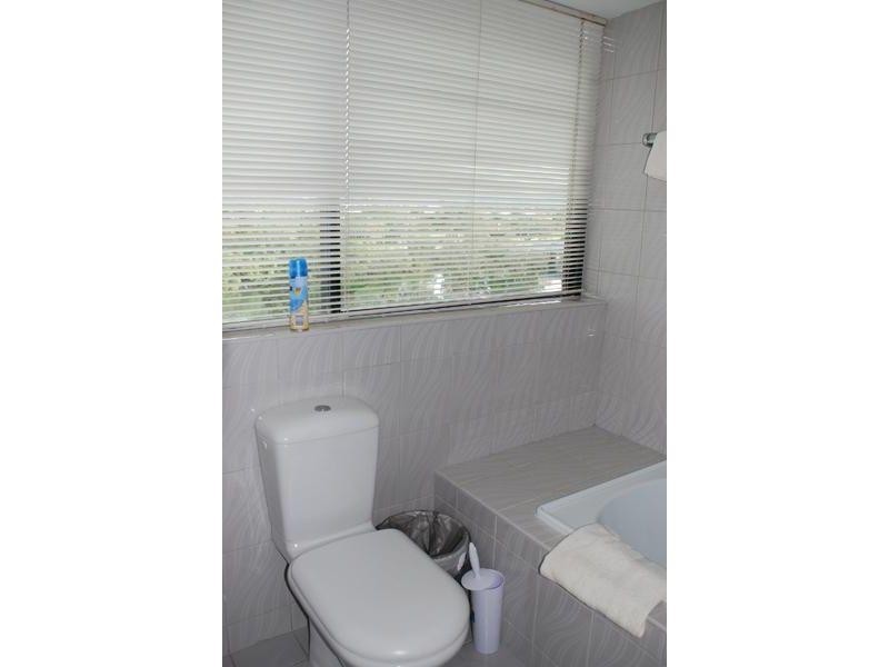 24 Breaker Street, Main Beach QLD 4217