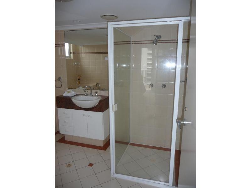 21/1-9 Hughes Avenue, Main Beach QLD 4217