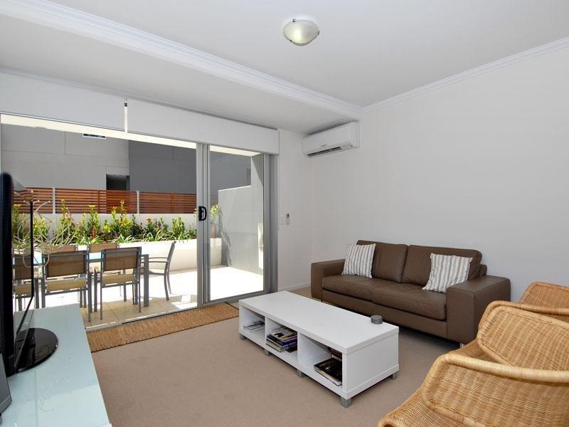 4/101 Clarence Road, Indooroopilly QLD 4068