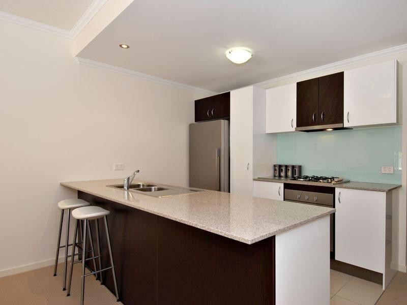 4/101 Clarence Road, Indooroopilly QLD 4068
