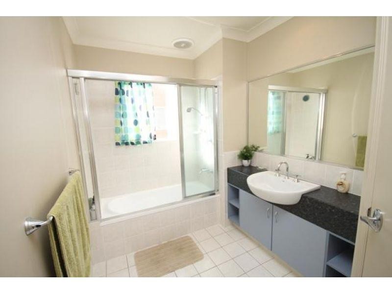 84/1 Sauvignon Parade, Upper Coomera QLD 4209