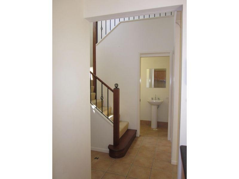 4 Mews West/99-101 Heeb Street, Benowa QLD 4217