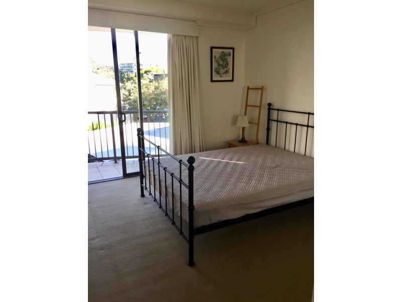 1047/18 Manning Street, Milton QLD 4064