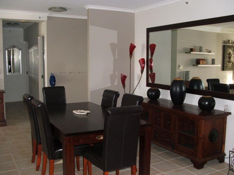 22 Montgomery Avenue, Main Beach QLD 4217