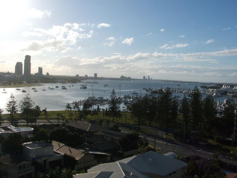 22 Montgomery Avenue, Main Beach QLD 4217