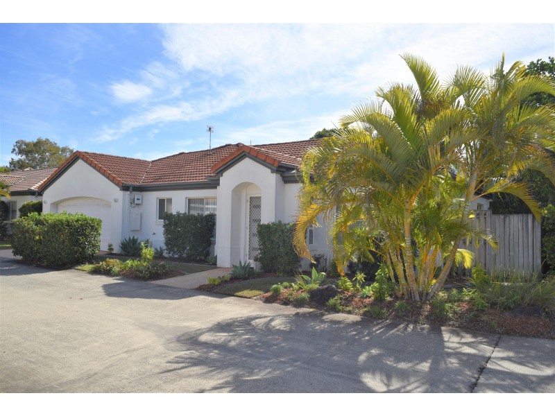 34 Albicore Street, Mermaid Waters QLD 4218