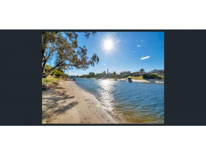 34 Albicore Street, Mermaid Waters QLD 4218