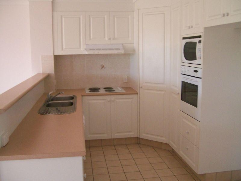 37 Mawarra Street, Chevron Island QLD 4217