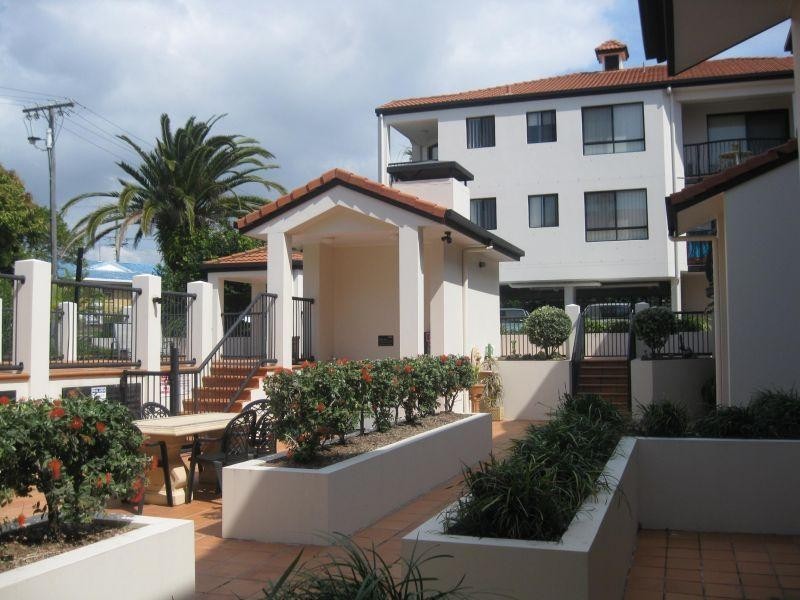 4/11-15 Owens Lane, Southport QLD 4215