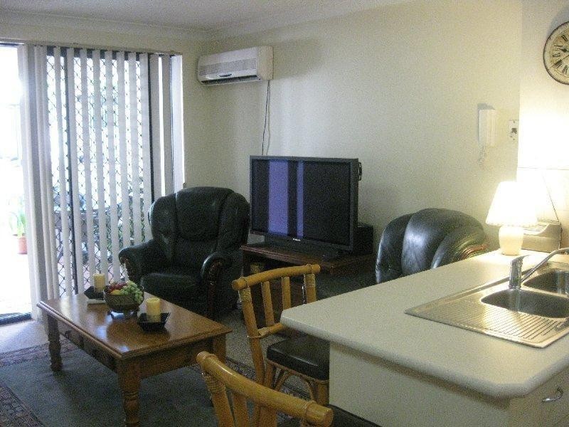 4/11-15 Owens Lane, Southport QLD 4215