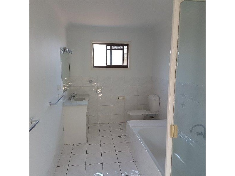 4 Plumosa Court, Mermaid Waters QLD 4218