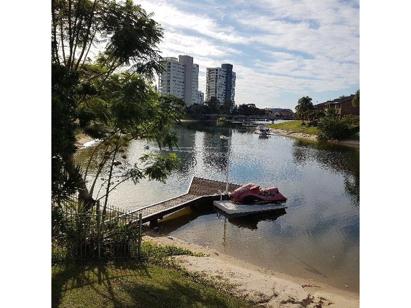 4 Plumosa Court, Mermaid Waters QLD 4218