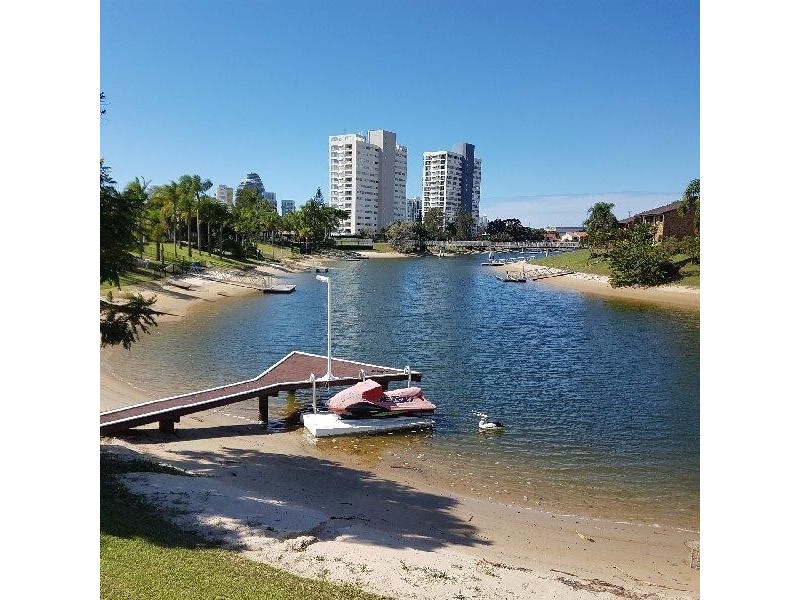 4 Plumosa Court, Mermaid Waters QLD 4218