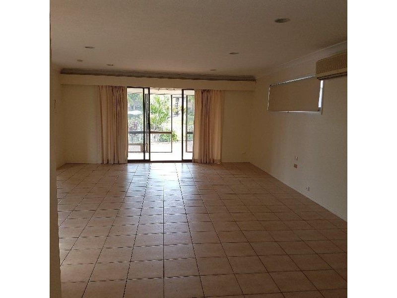 4 Plumosa Court, Mermaid Waters QLD 4218