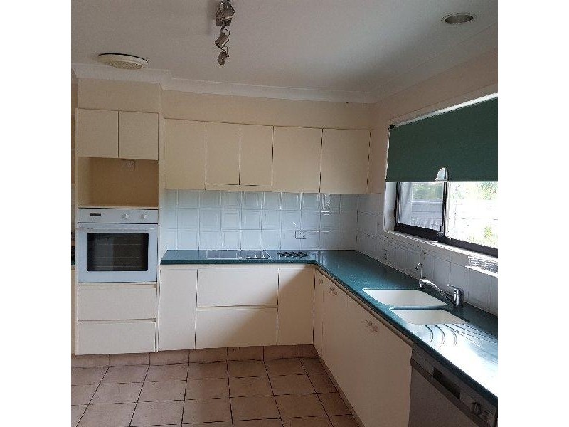 4 Plumosa Court, Mermaid Waters QLD 4218