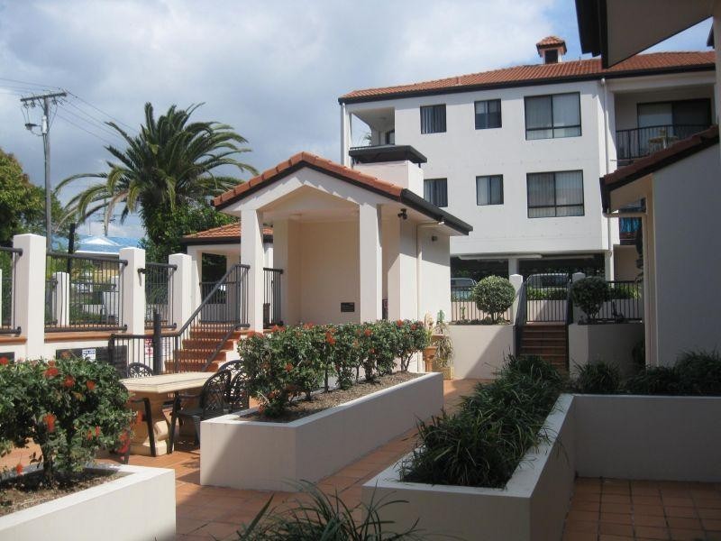 4/11-15 Owens Lane, Southport QLD 4215