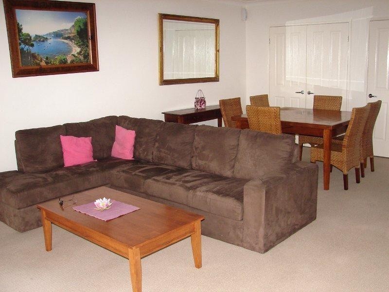 28/6 Fifth Avenue, Burleigh Heads QLD 4220