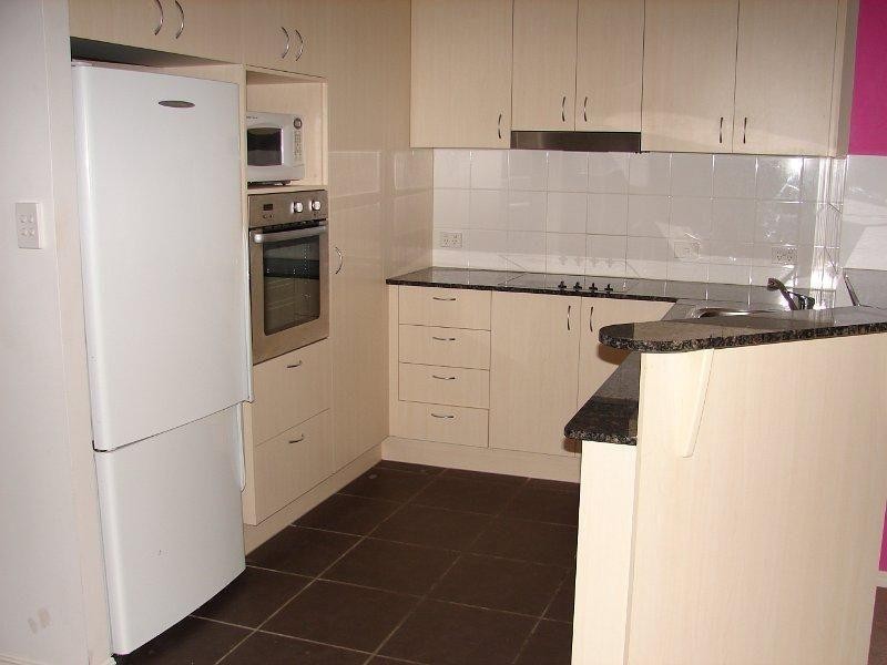 28/6 Fifth Avenue, Burleigh Heads QLD 4220