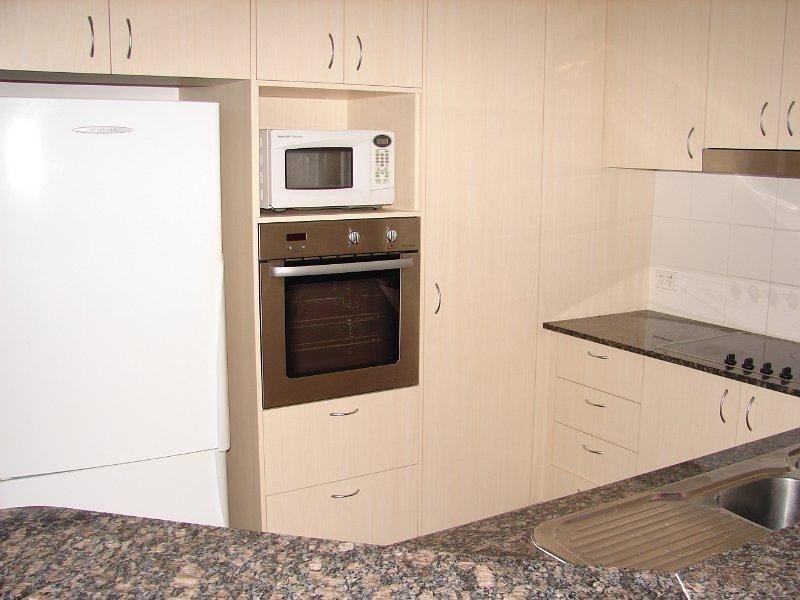 28/6 Fifth Avenue, Burleigh Heads QLD 4220