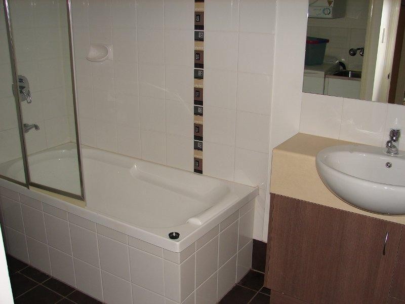 28/6 Fifth Avenue, Burleigh Heads QLD 4220