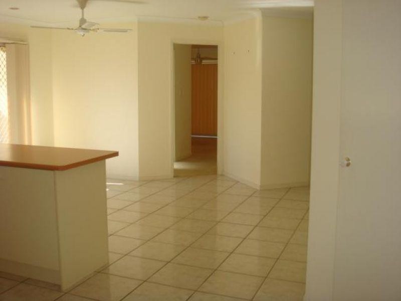 113 Arundel Drive, Arundel QLD 4214