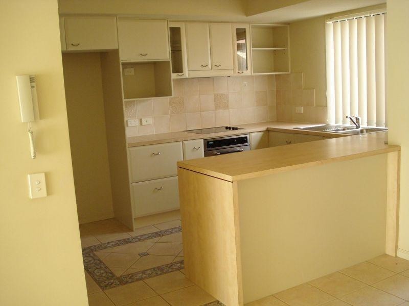 20 Fairway Drive, Clear Island Waters QLD 4226