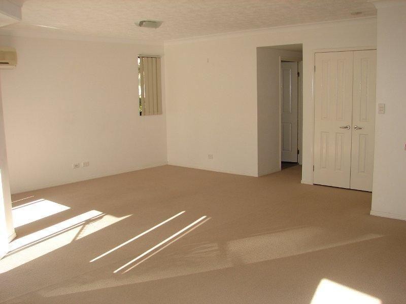 22/6 Fifth Avenue, Burleigh Heads QLD 4220