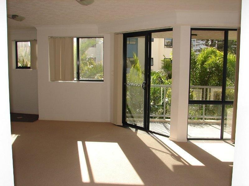 22/6 Fifth Avenue, Burleigh Heads QLD 4220