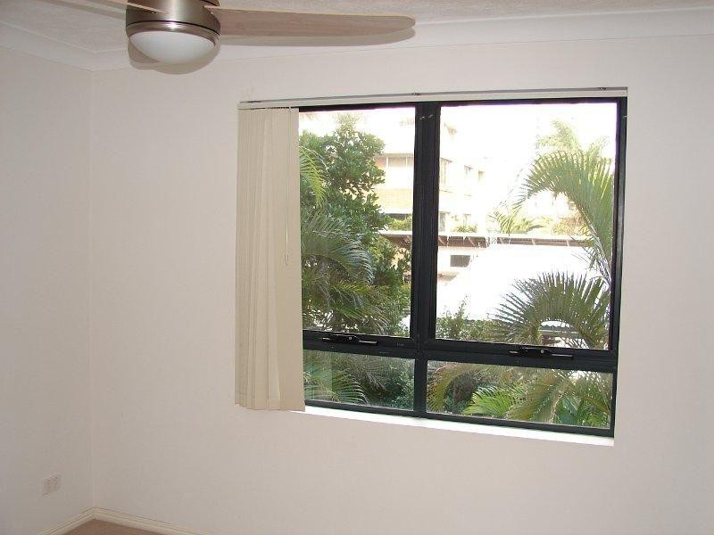 22/6 Fifth Avenue, Burleigh Heads QLD 4220