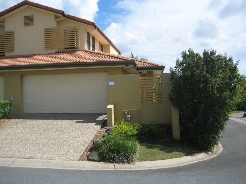 136 Palm Meadows Drive, Carrara QLD 4211