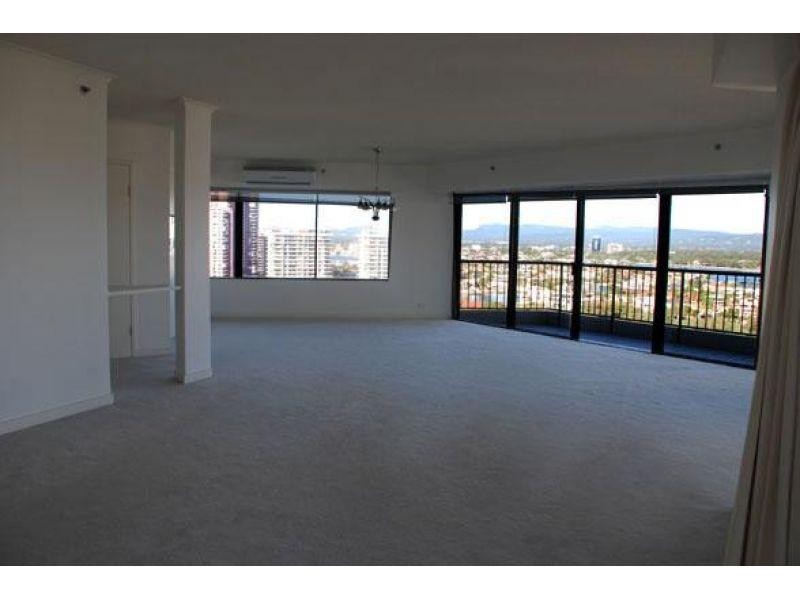 24 Breaker Street, Main Beach QLD 4217