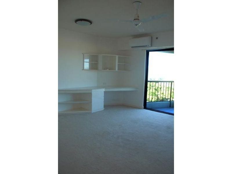 24 Breaker Street, Main Beach QLD 4217