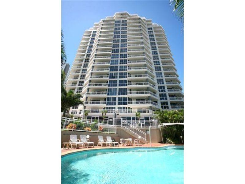 11-17 Hughes Avenue, Main Beach QLD 4217