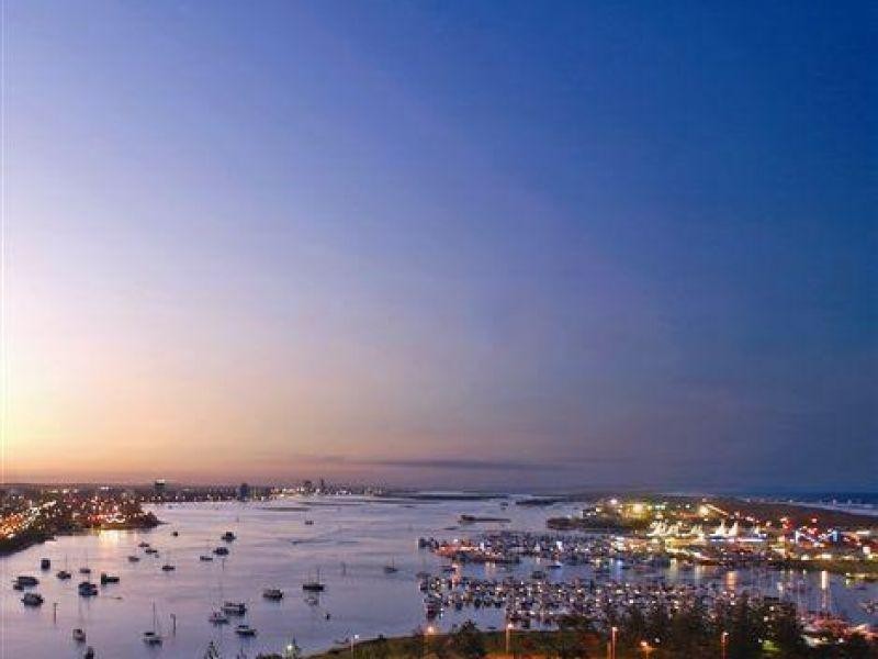 11-17 Hughes Avenue, Main Beach QLD 4217