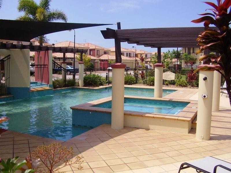 25/302 Christine Avenue, Varsity Lakes QLD 4227