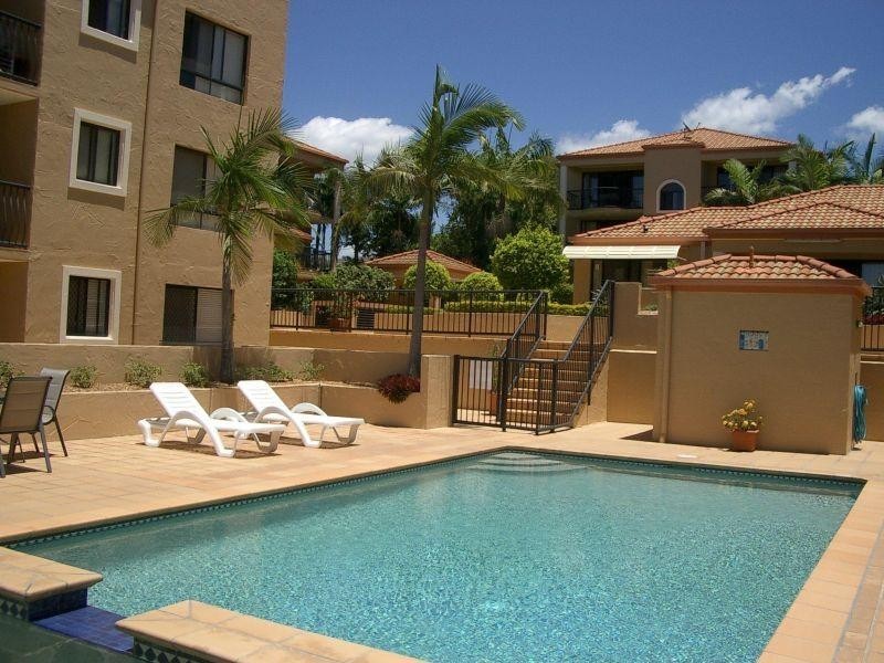 4/16-26 Waverley Street, Southport QLD 4215