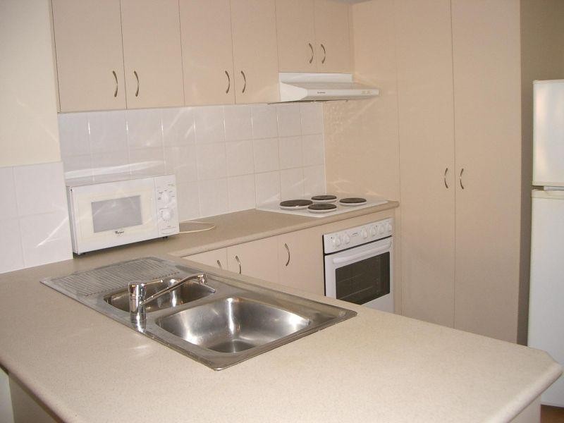 4/16-26 Waverley Street, Southport QLD 4215