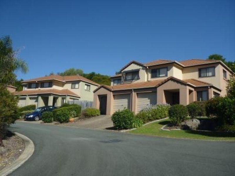 4/13 Hervey Street, Pacific Pines QLD 4211