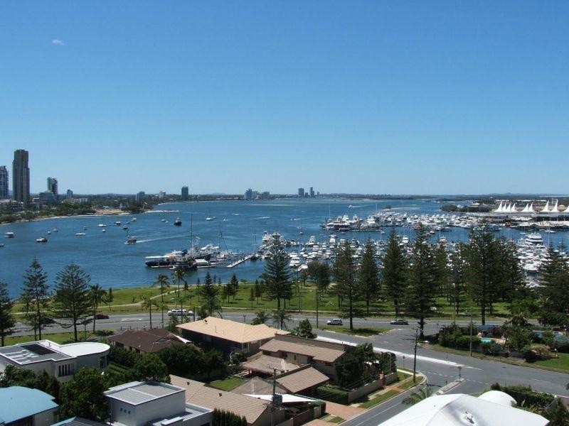 22 Montgomery Avenue, Main Beach QLD 4217