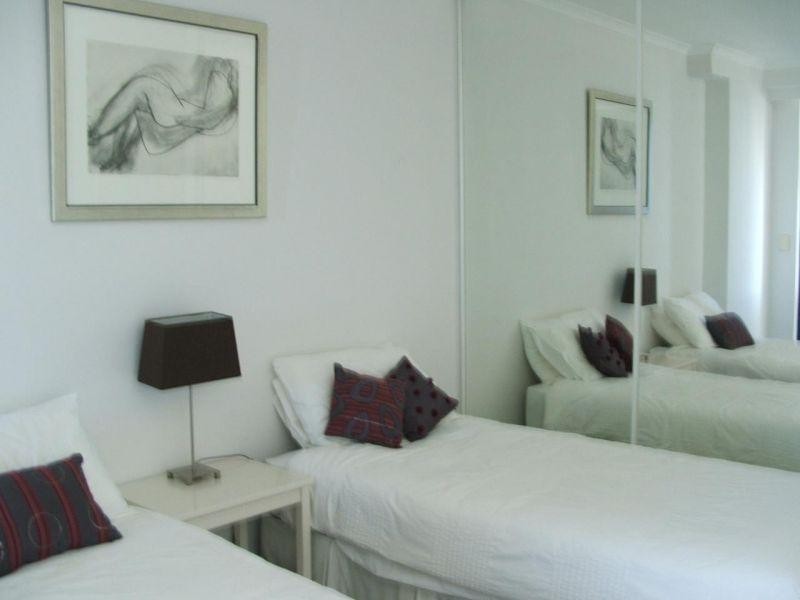 22 Montgomery Avenue, Main Beach QLD 4217