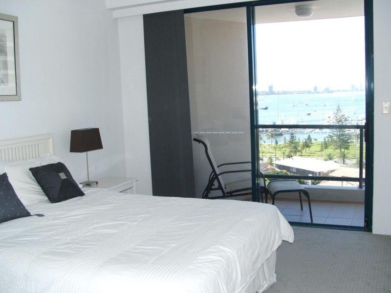22 Montgomery Avenue, Main Beach QLD 4217