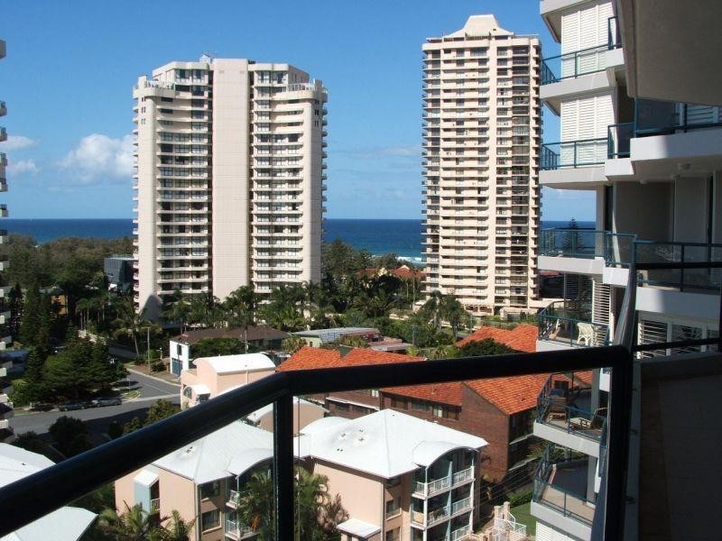 22 Montgomery Avenue, Main Beach QLD 4217