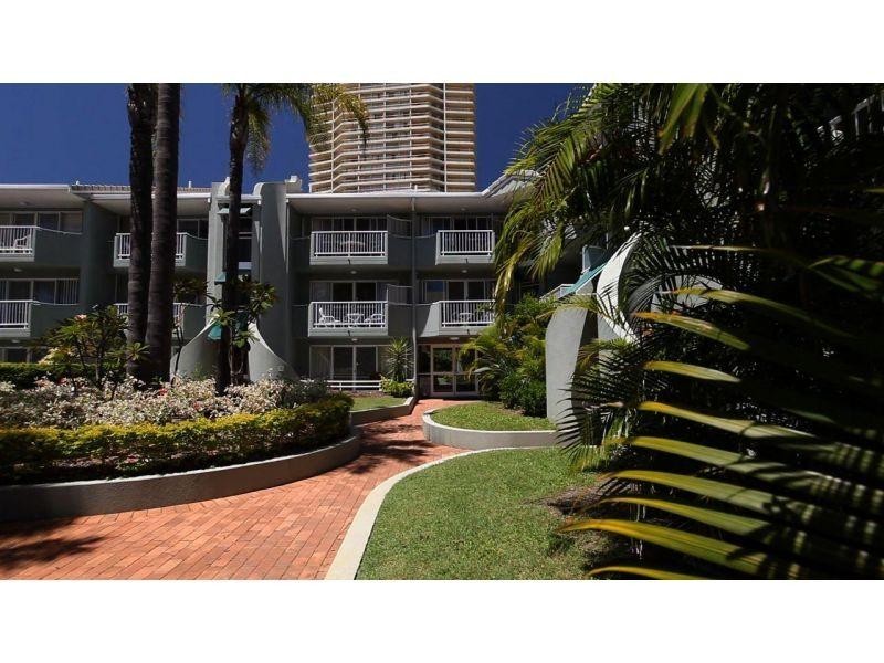 11 Breaker Street, Main Beach QLD 4217
