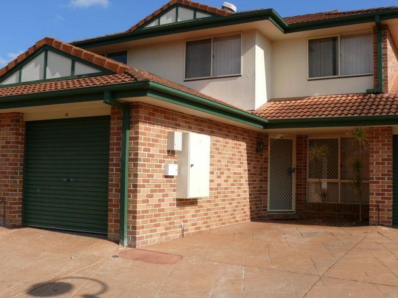 38 Murev Way, Carrara QLD 4211