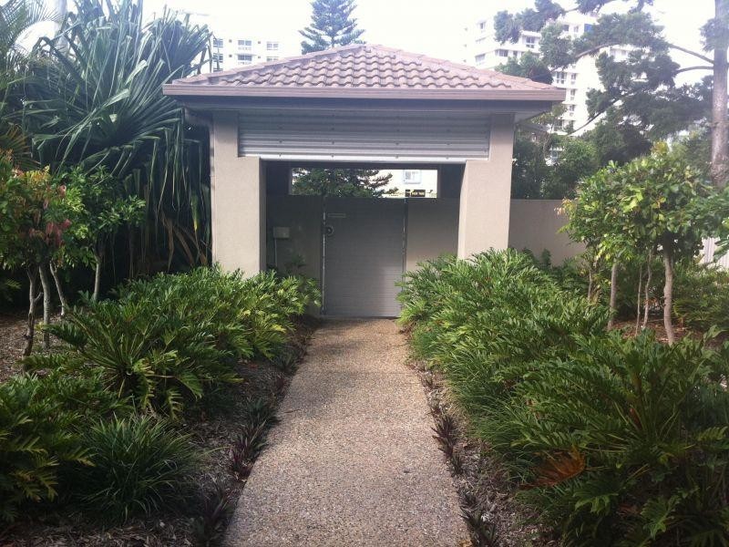 A/1880 Gold Coast Highway, Burleigh Heads QLD 4220