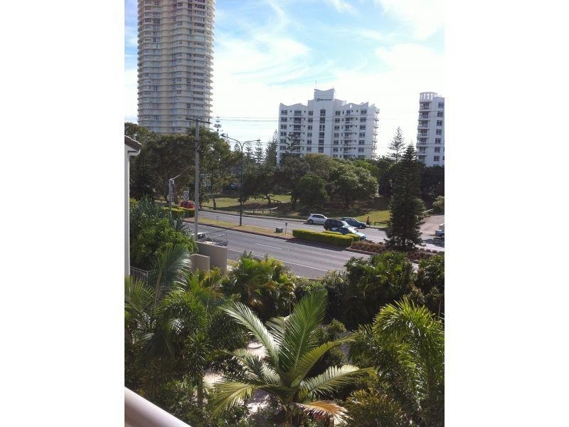 A/1880 Gold Coast Highway, Burleigh Heads QLD 4220