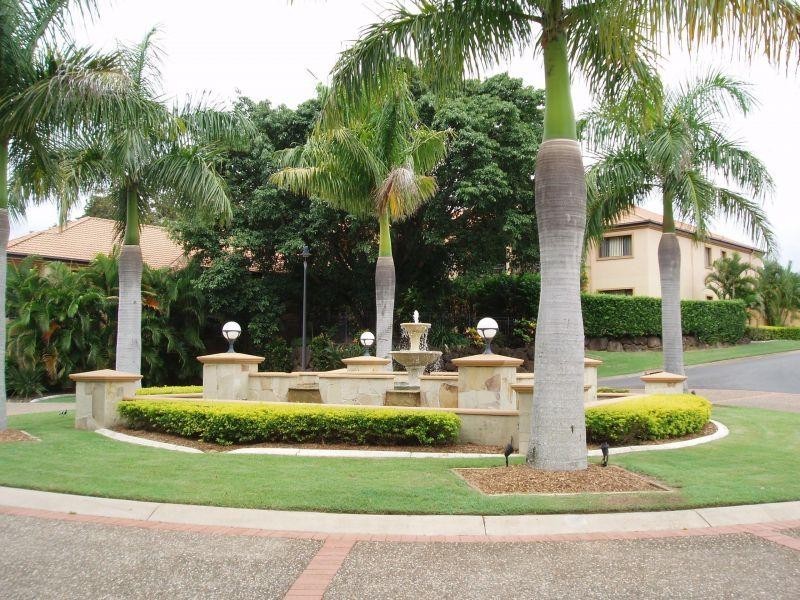 85 Palm Meadows Drive, Carrara QLD 4211