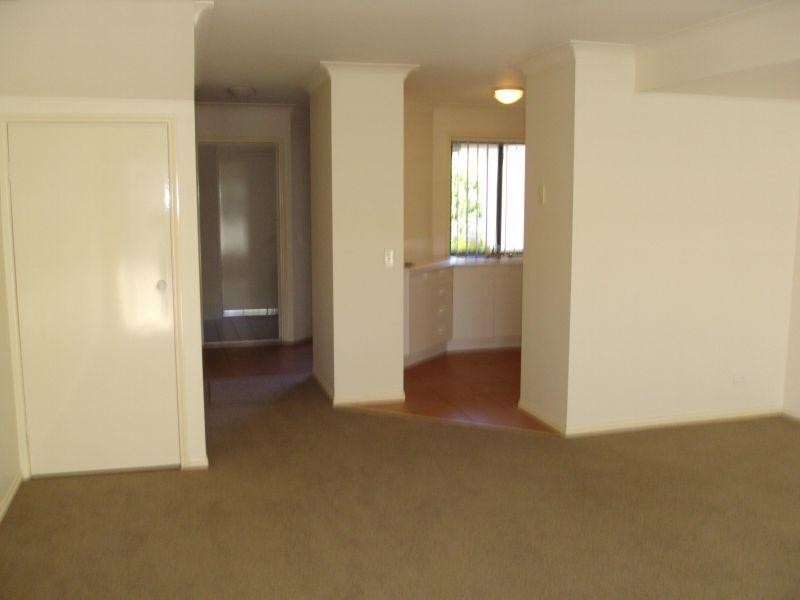 Lodge 4 Unit 2/87-91   Heeb Street, Ashmore QLD 4214